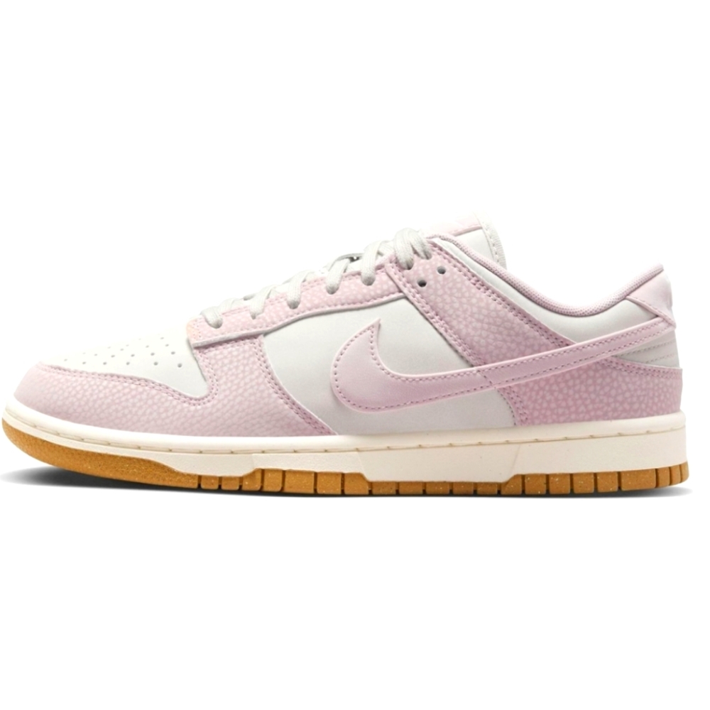 Nike Women's Dunk Low, 6